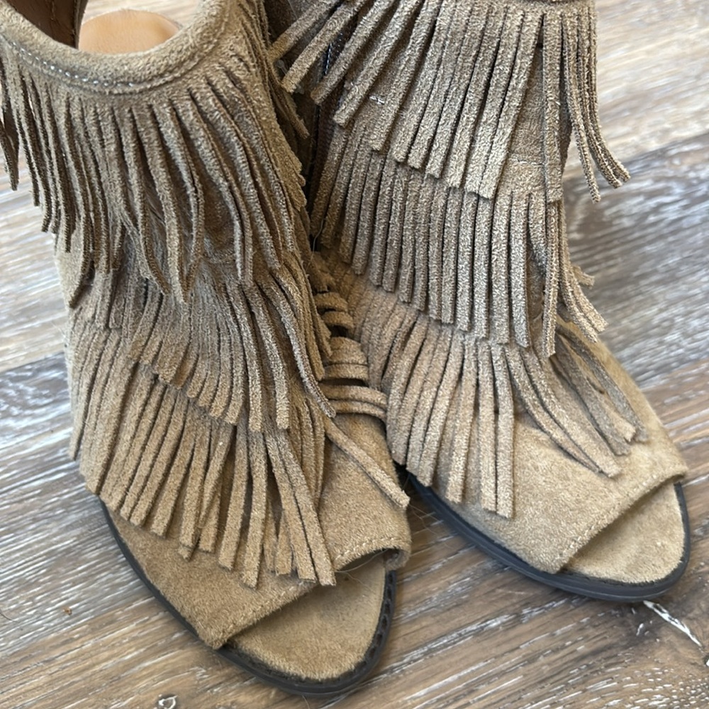 Dolce by Mojo, Moxie, ladies, suede fringe sandals shoes size 7.5 M
